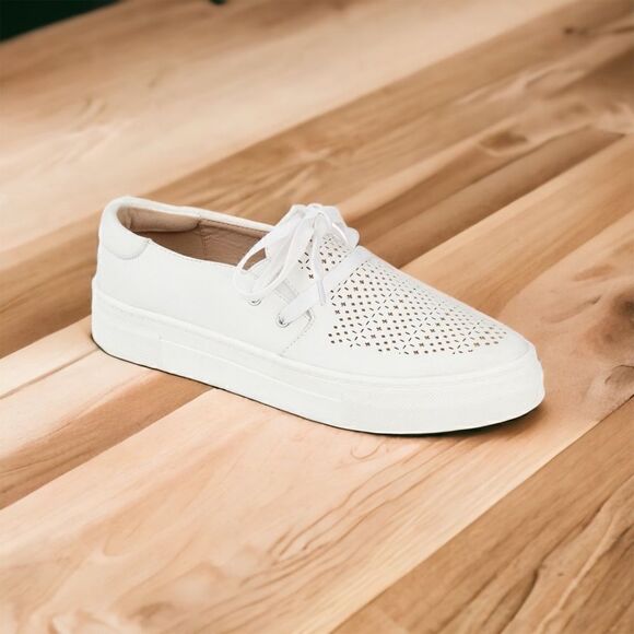 Journee Collection Women's Shantel Sneakerin the Size 9M in White Color - Picture 3 of 16